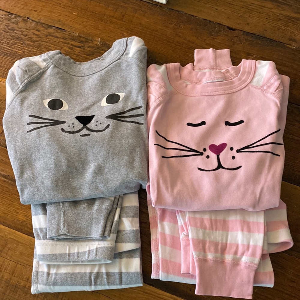 2 pair Hanna Andersson Girls Cat Pajamas size 10 (pink) and 12 (grey)